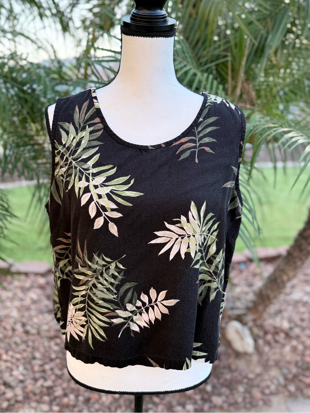 Jaclyn Smith Classic Sleeveless Black Tropical Print Tank Top - Size XL